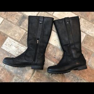 Ugg •WATERPROOF• leather